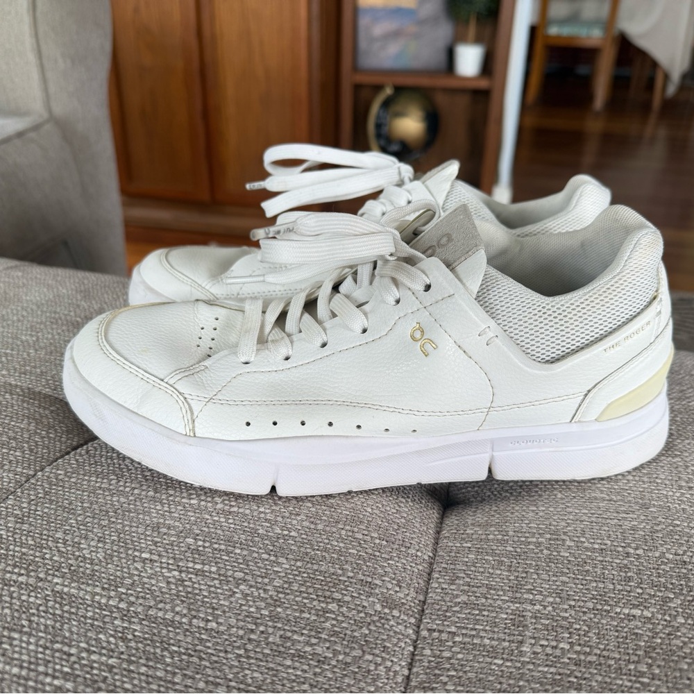 ON Women's White Sneakers